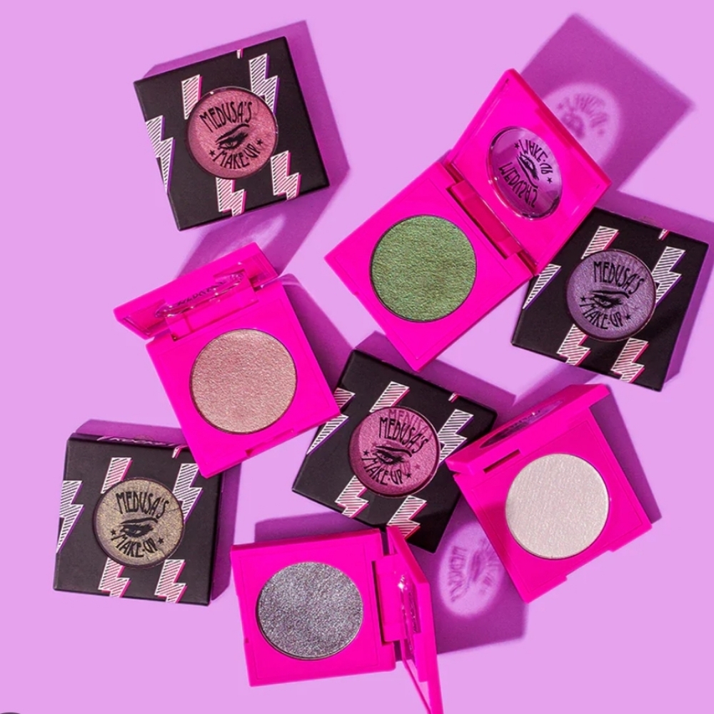❇️HOT LOVE Medusa's Makeup Glam Rock Eyeshadow NWT - Picture 5 of 7